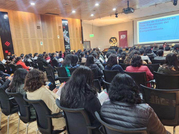 Docentes de Centros de Educación Básica Especial (CEBE) de Piura reforzarán conocimientos acerca del autismo Docentes de Centros de Educación Básica Especial (CEBE) de Piura reforzarán conocimientos acerca del autismo
