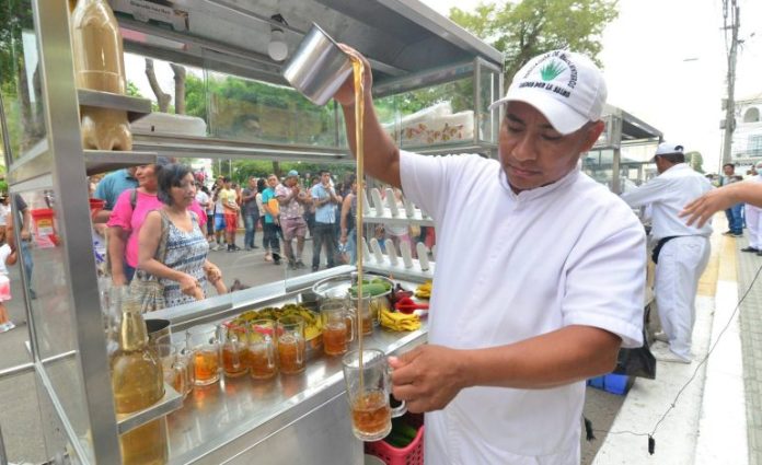 Piura celebra el Día del Emoliente y bebidas naturales tradicionales
